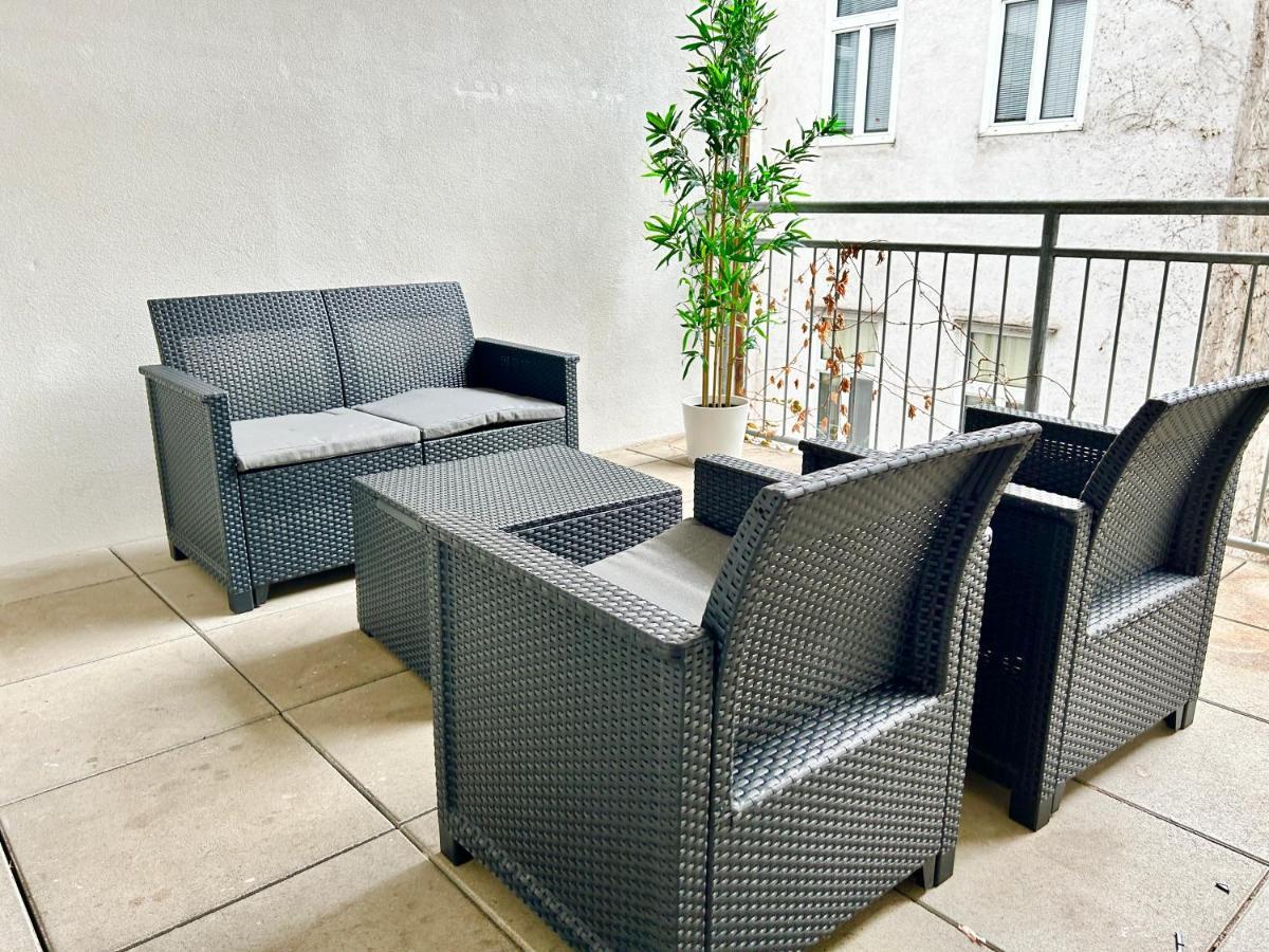 100m2 Flat With Balcony Near Mariahilferstrasse - Free Parking Wenen