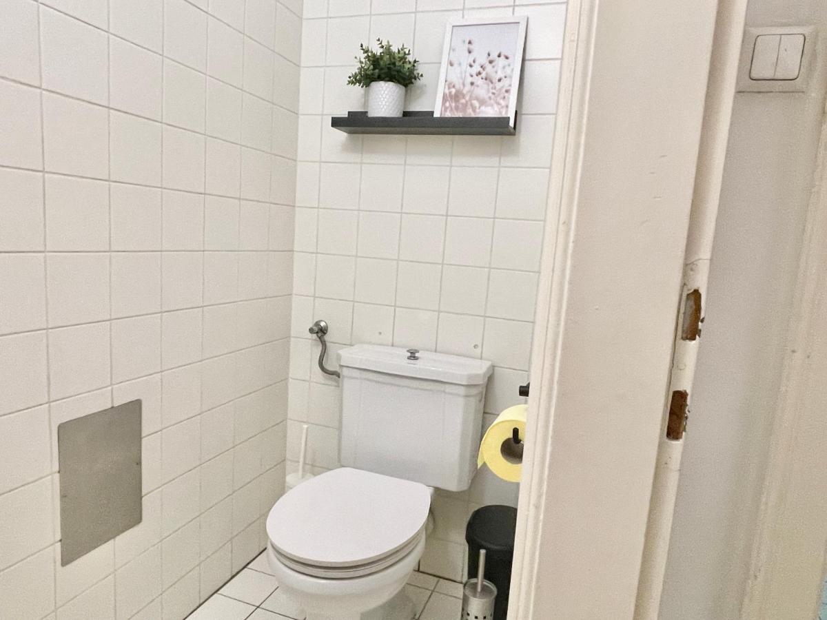 100m2 Flat With Balcony Near Mariahilferstrasse - Free Parking Appartement Wenen
